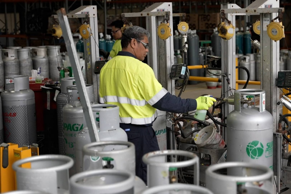 محطة لتعبئة أسطونات غاز النفط المسال