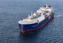 Photo of روسيا تتسلم أول ناقلة غاز مسال كاسحة للجليد محلية الصنع