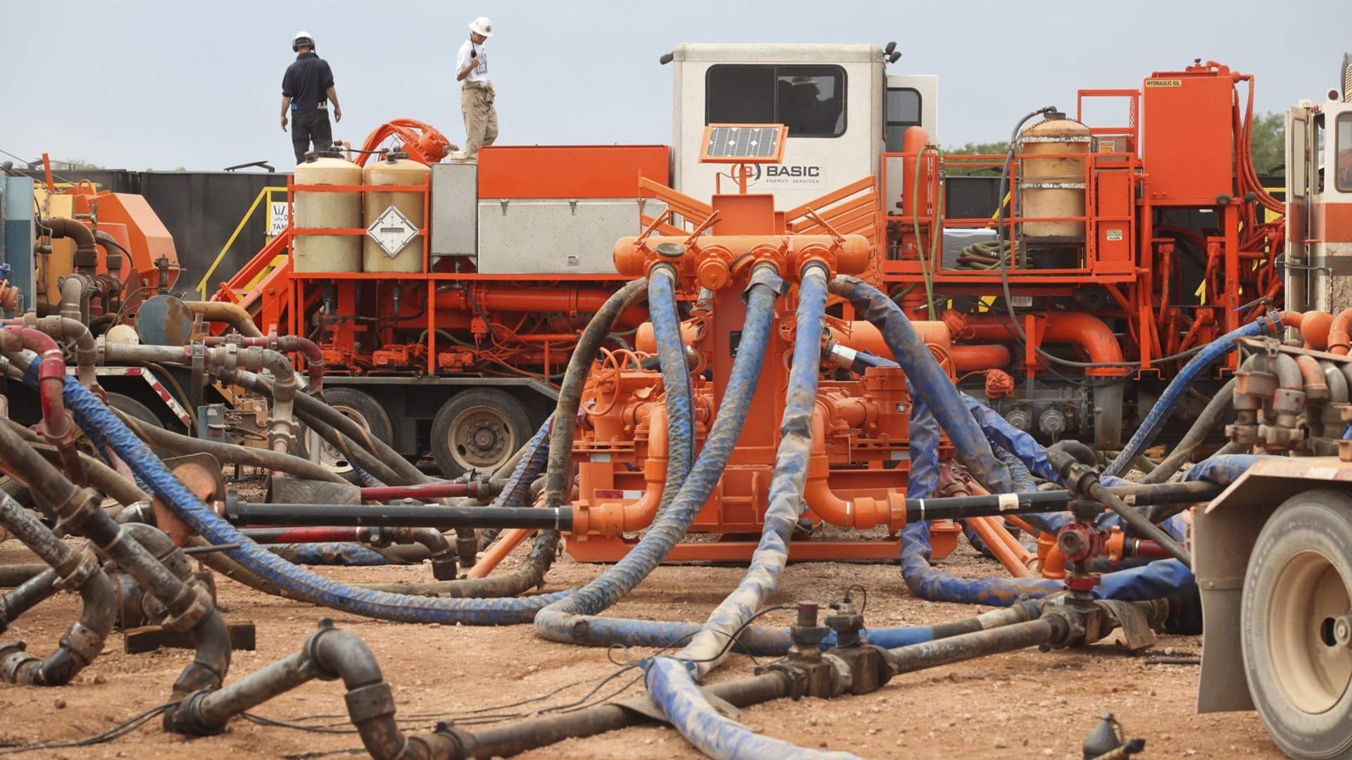 جانب من مسرح عمليات التكسير المائي للنفط الصخري في الولايات المتحدة