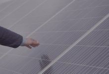 Photo of مصر تُنفّذ أكبر مشروع طاقة متجددة وتخزين كهرباء في أفريقيا