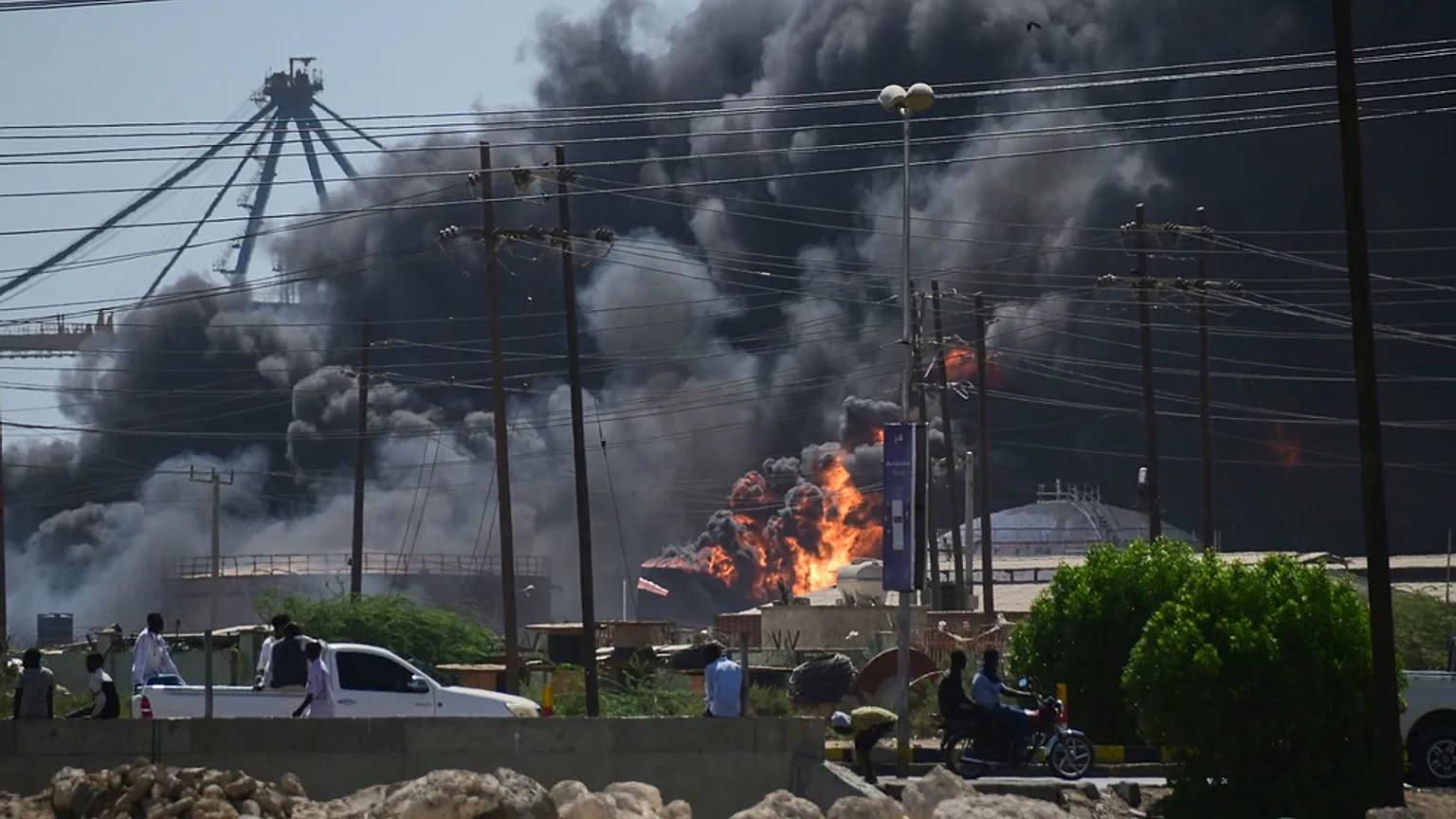 قصف حقل هجليج النفطي في السودان