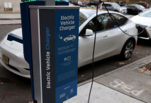 Photo of مبيعات السيارات الكهربائية الأميركية تثير مخاوف بشأن مستقبل المركبات النظيفة (تقرير)