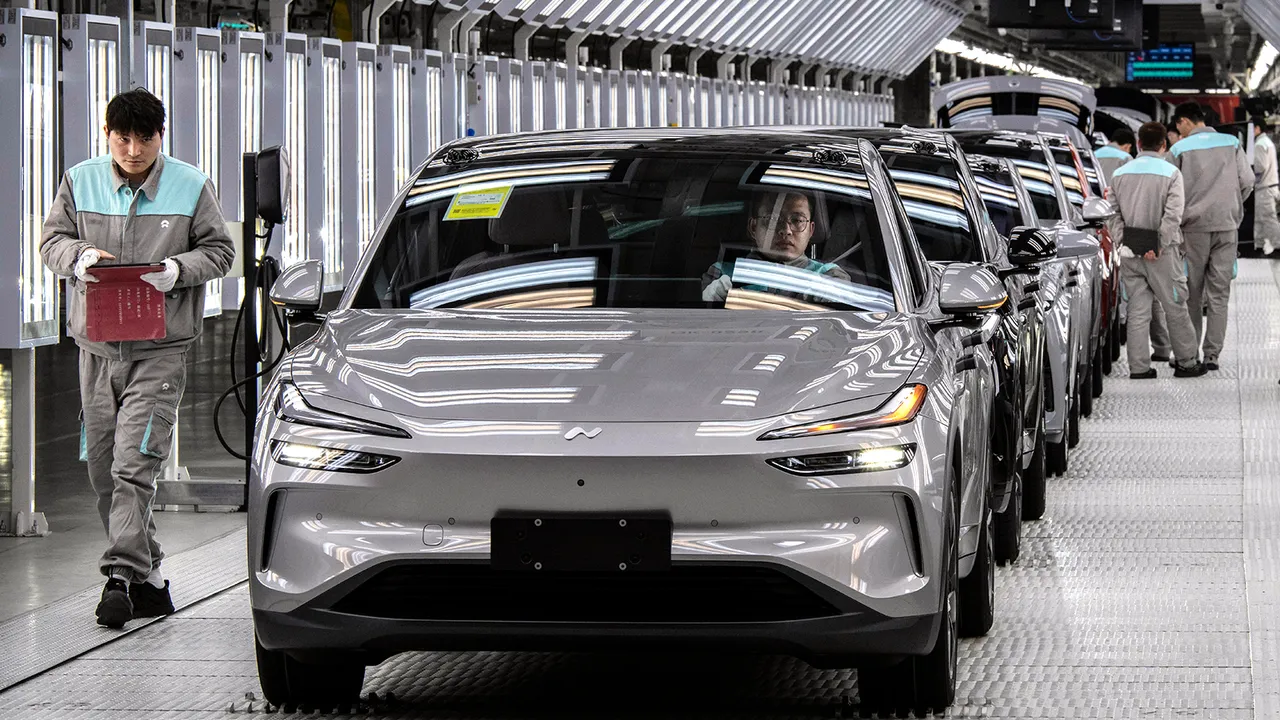 من داخل مصنع لإنتاج سيارات خلايا وقود الهيدروجين في الصين