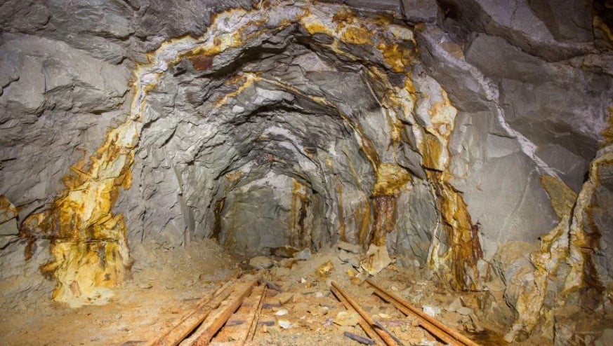 صخور حاملة للذهب في منجم 