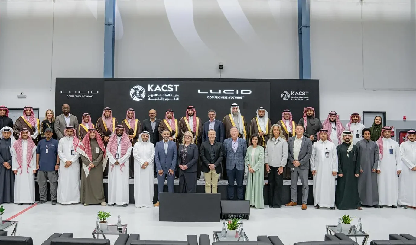 أول مركز ابتكار للسيارات الكهربائية