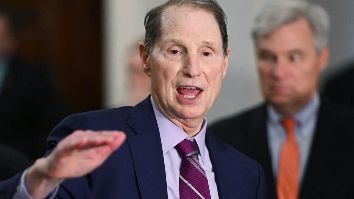 عضو مجلس الشيوخ السيناتور الديمقراطي رون وايدن