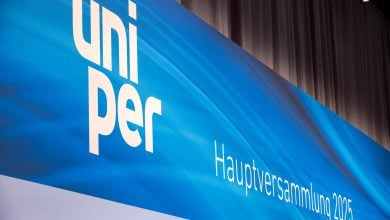 Photo of يونيبر الألمانية تتجاوز عقبة إعادة الإدراج في البورصة