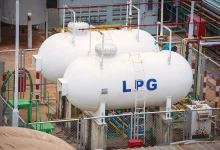 Photo of سوريا تطرح مناقصة لاستيراد 3 شحنات غاز نفط مسال