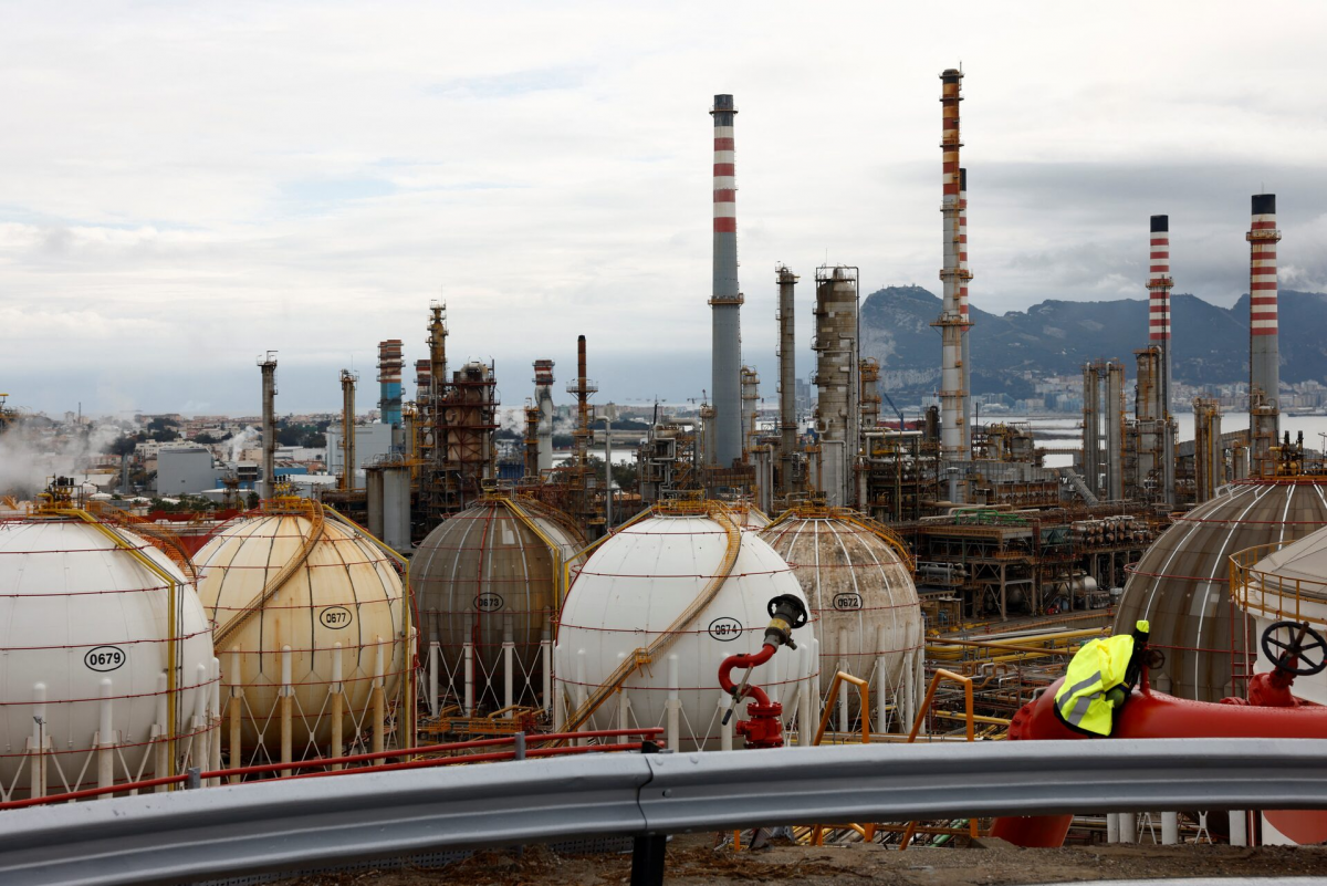 محطة الهيدروجين الأخضر في بلدة سان روكي جنوب إسبانيا 