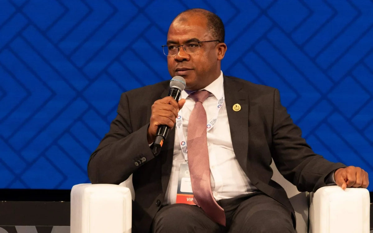 وزير النفط والغاز الليبي خليفة عبدالصادق