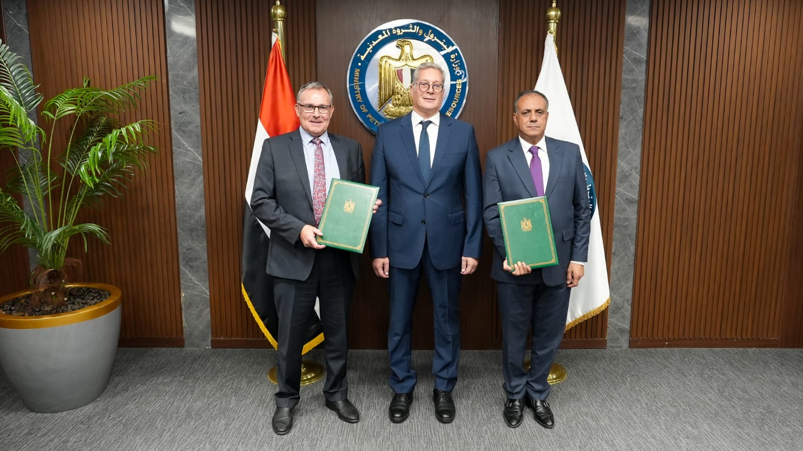 من مراسم توقيع اتفاقية التنقيب عن النفط في مصر