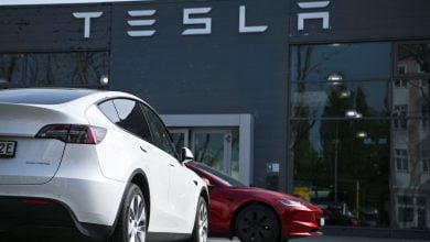Photo of مبيعات سيارات تيسلا الكهربائية تسجل انخفاضًا حادًا في أوروبا