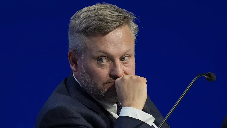 الرئيس التنفيذي السابق لشركة بي بي البريطانية، موراي أوشينكلوس