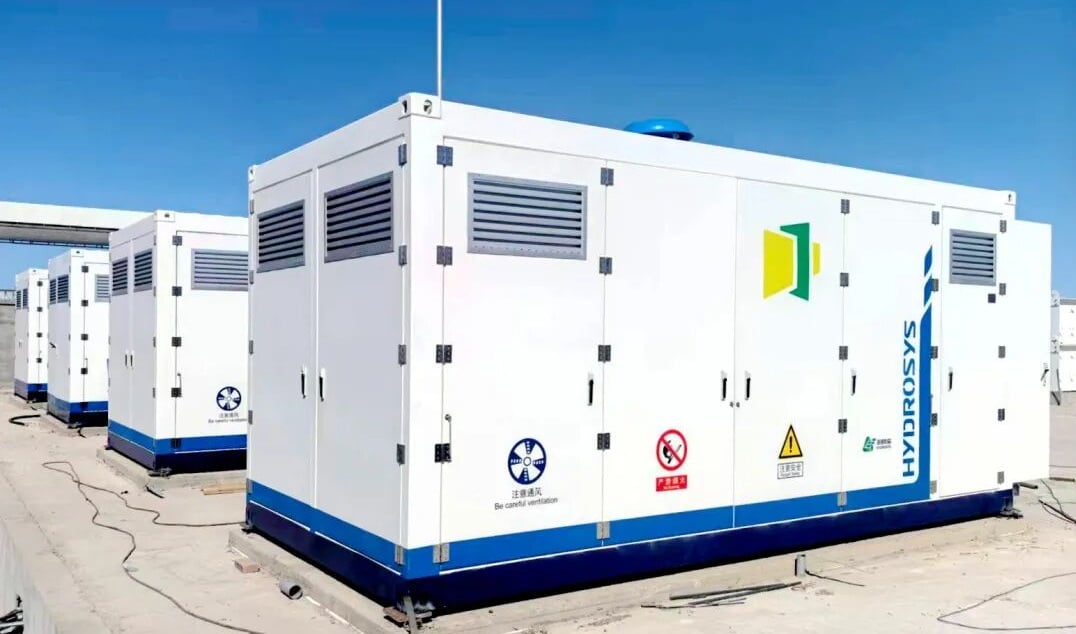 معدات أكبر محطة لإعادة التزود بوقود الهيدروجين