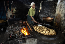 Photo of حرق النفايات البلاستيكية للطهي.. كارثة صحية تهدّد المجتمعات الفقيرة (تقرير)