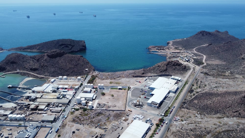 أكبر منشأة عائمة للغاز المسال في العالم