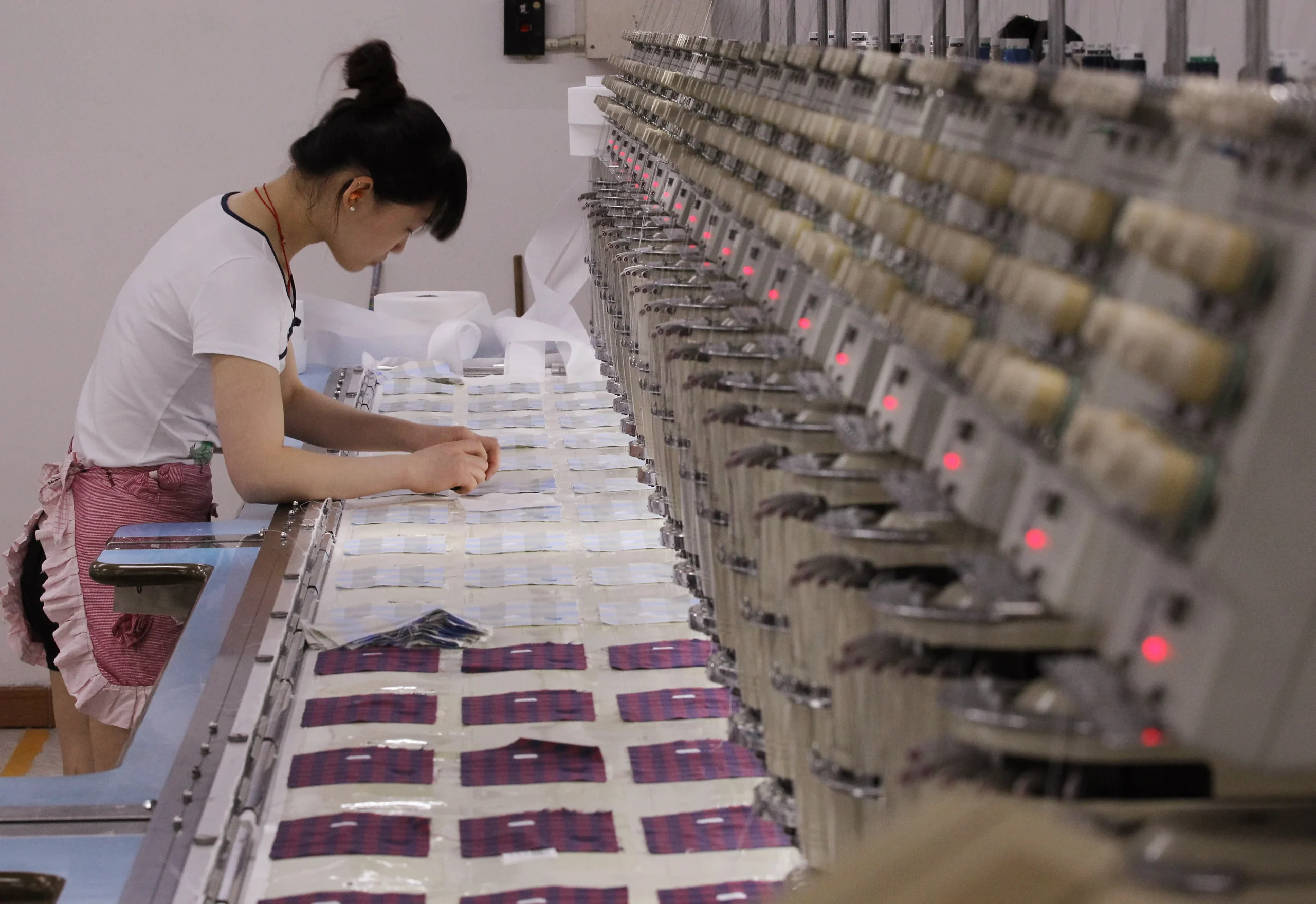 مصنع في الصين يطبق أسلوب الإنتاج الأنظف (الصورة من موقع China Morning Post)