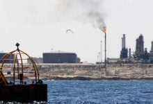 Photo of غرق قاطرة بحرية في ميناء نفطي ليبي