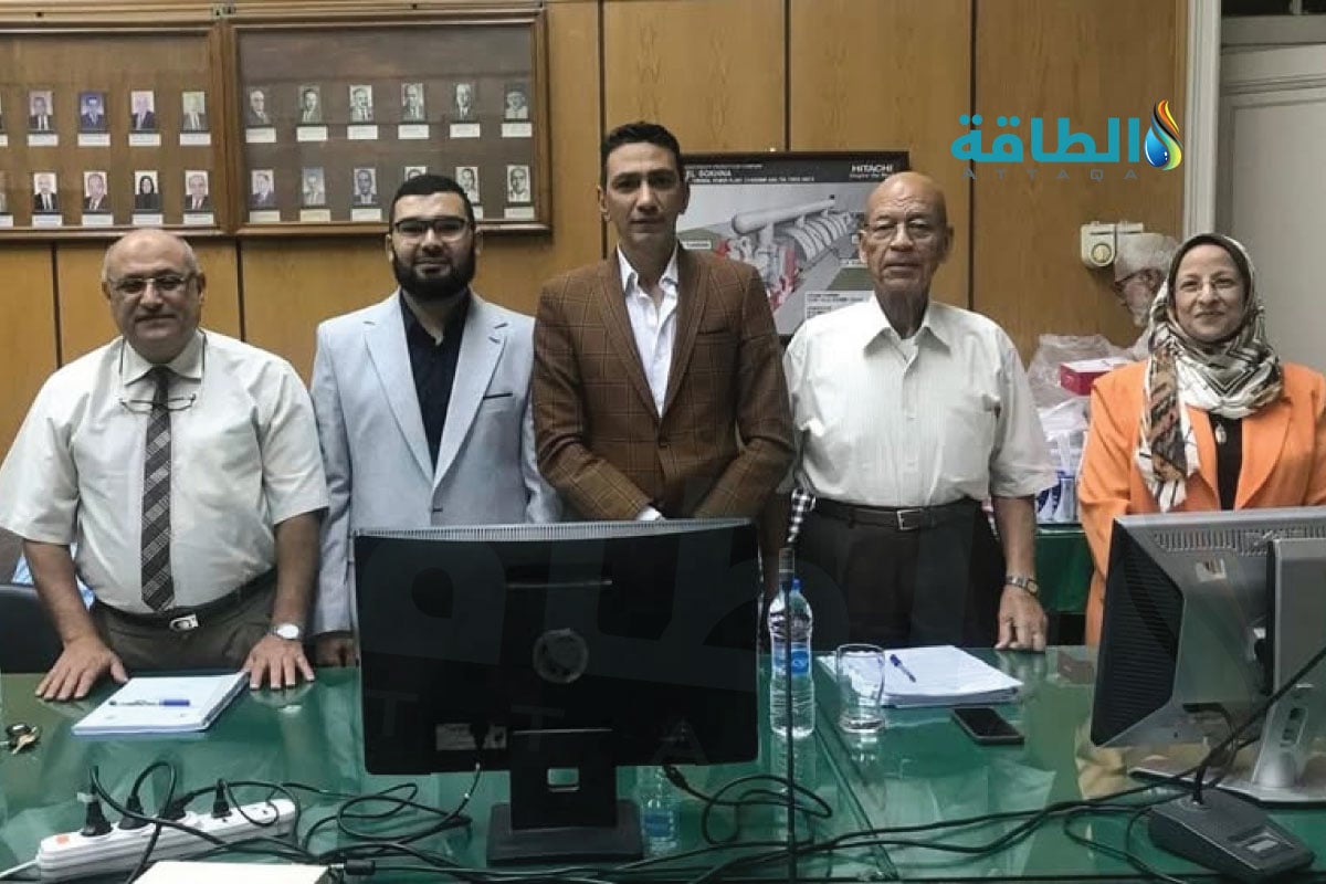 جانب من مناقشة رسالة الدكتور زينهم قطب حول دمج الطاقة المتجددة في شبكة الكهرباء