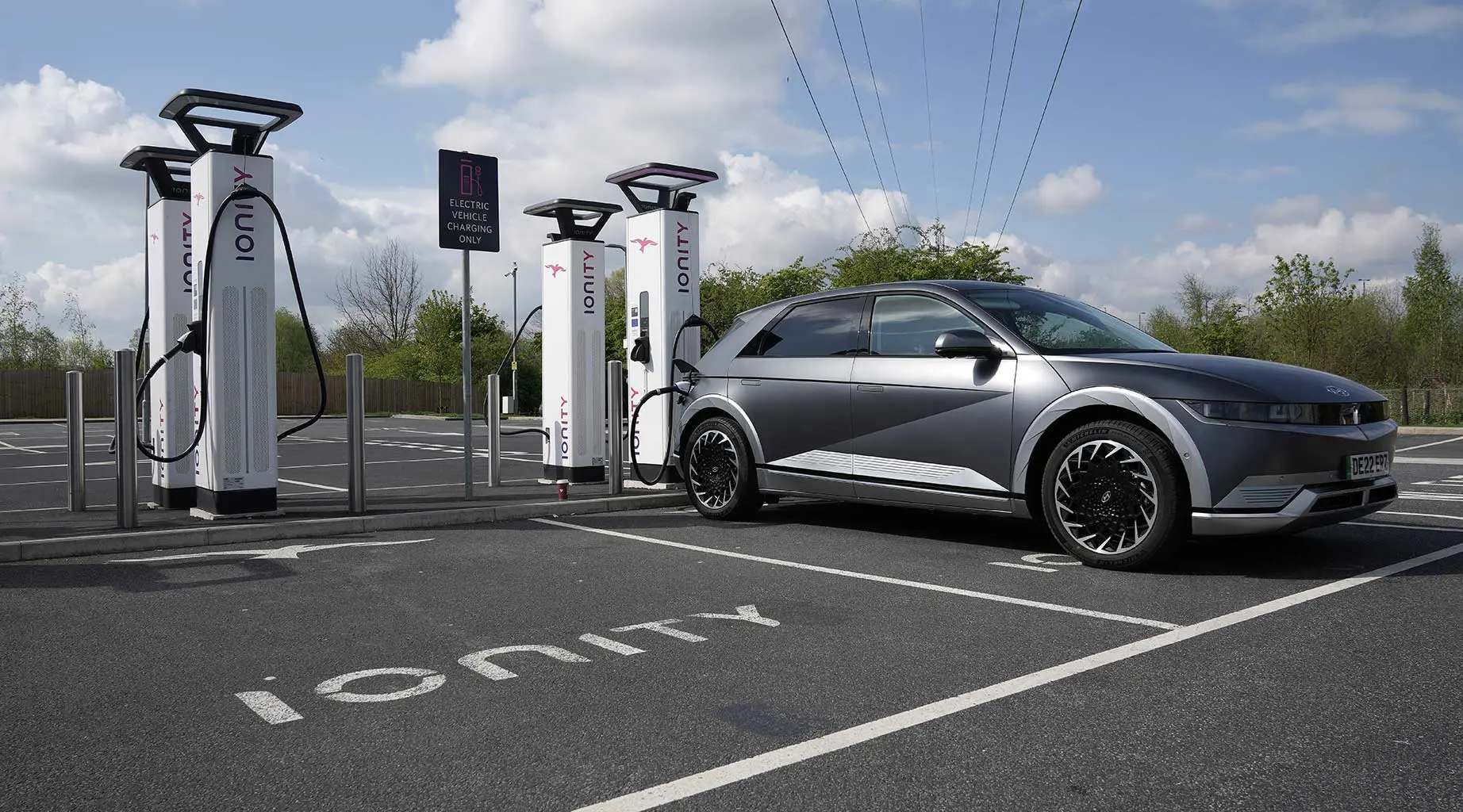 محطات شحن عامة للسيارات الكهربائية في المملكة المتحدة