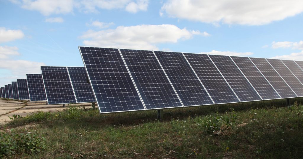 مشروع طاقة شمسية في اليونان