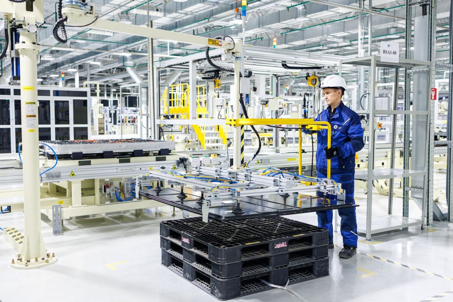 لإنتاج بطاريات الليثيوم أيون