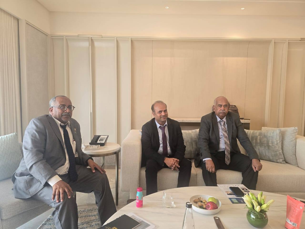 جانب من مباحثات وزير الطاقة السوداني في الهند