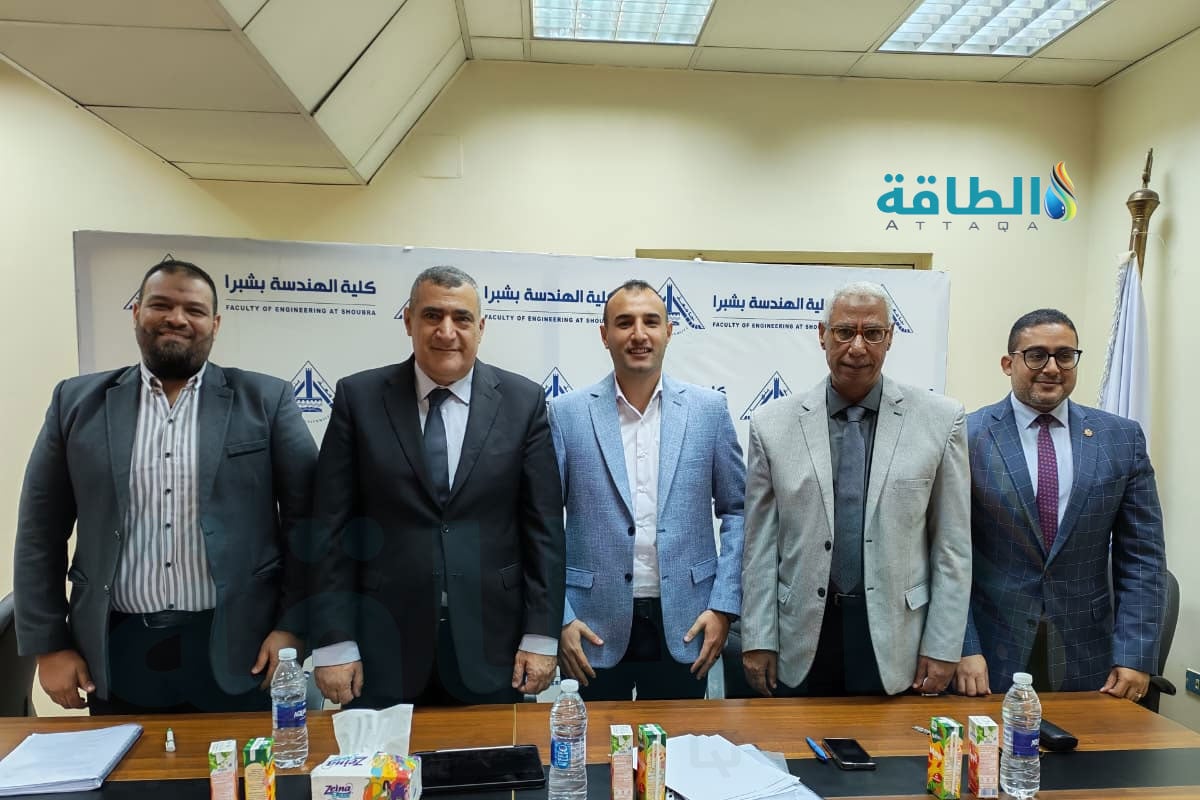 جانب من مناقشة رسالة الماجستير للباحث أحمد شكري حول حماية محطات الطاقة الشمسية من الصواعق