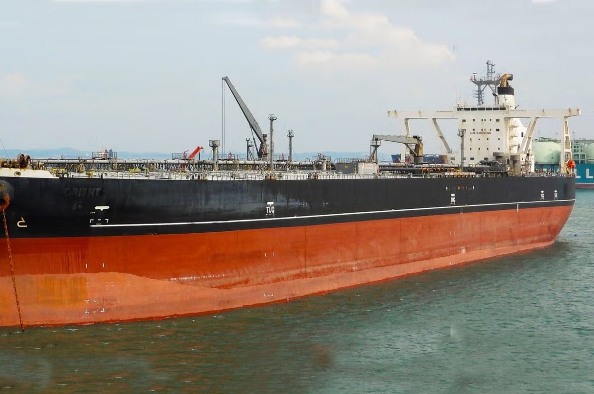 ناقلة نفط تنقل شحنات فنزويلية