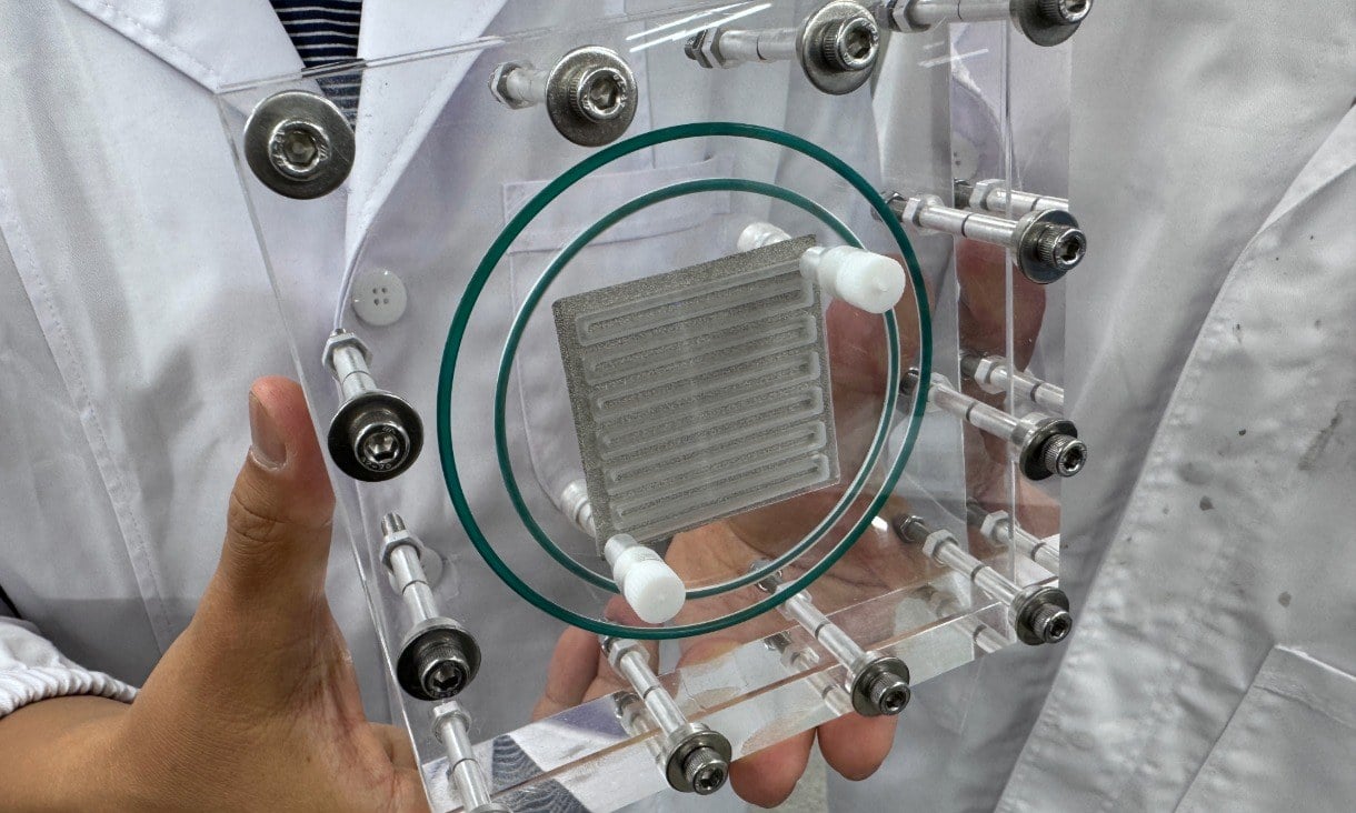 جزء رئيس في جهاز احتجاز الكربون وتحويله