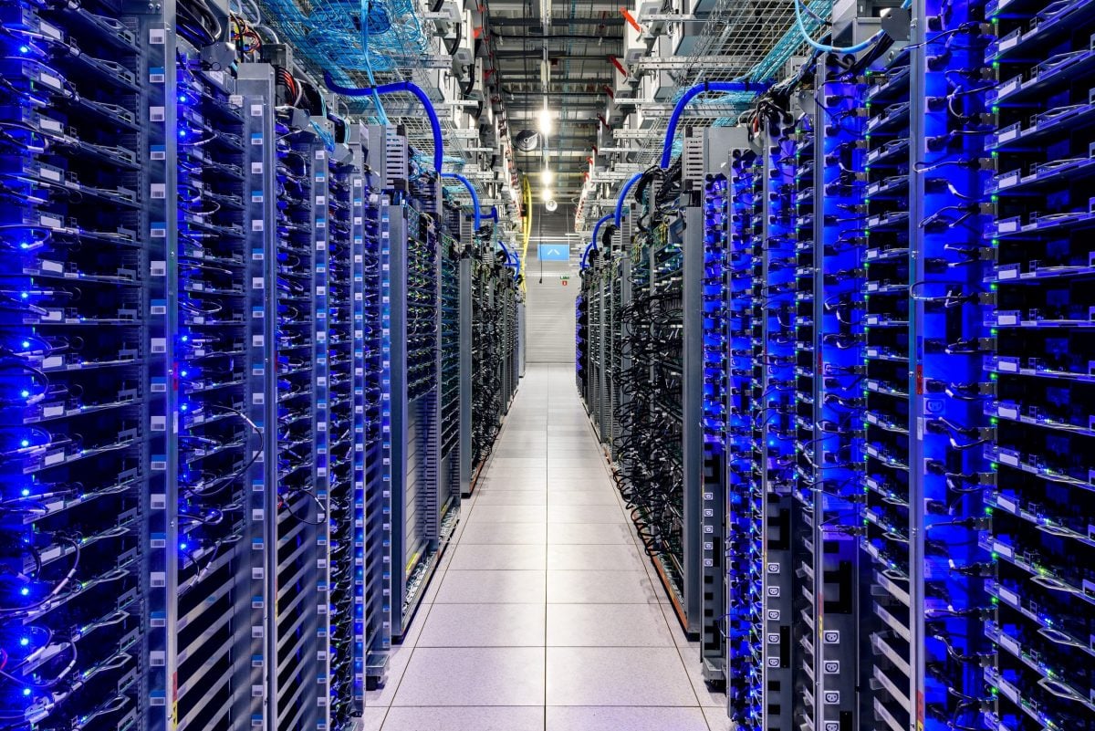 هيكل مراكز البيانات من الداخل