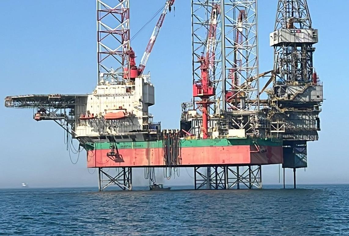 منصة حفر بحرية قبالة سواحل الكويت