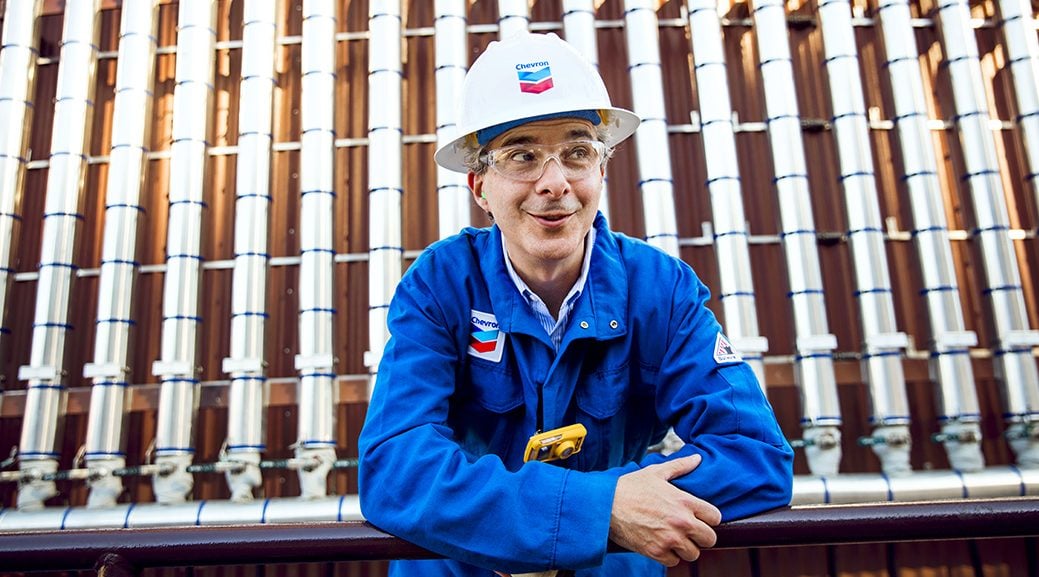 عامل تابع لشركة شيفرون