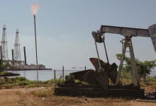 Photo of النفط مقابل السلع.. تحركات أميركية جديدة للسيطرة على موارد فنزويلا