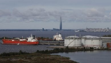 Photo of الهند تراقب واردات النفط الروسي أسبوعيًا سعيًا لاتفاق مع أميركا