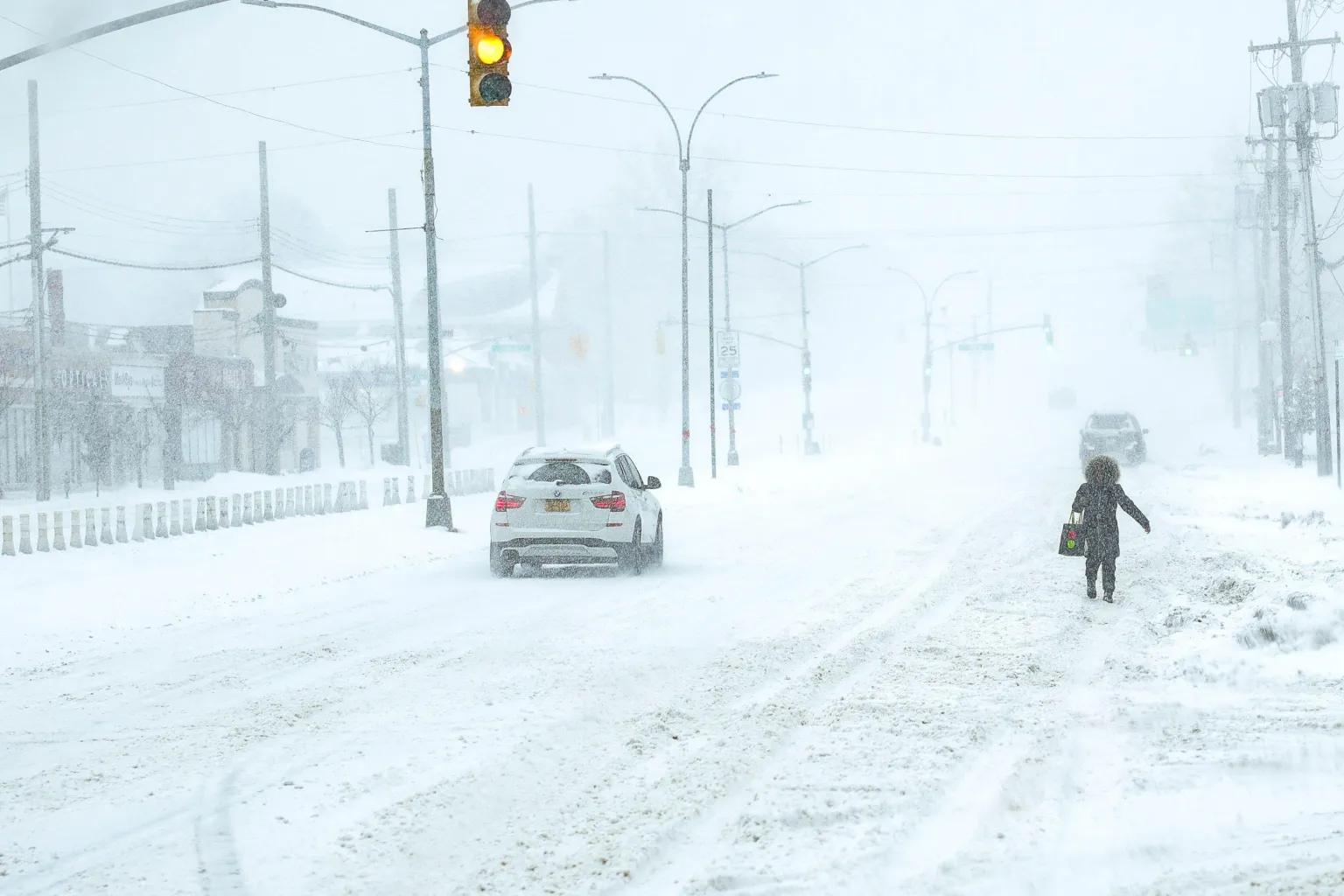 مشهد تساقط الثلوج الكثيفة في عاصفة فيرن 26 يناير 2026