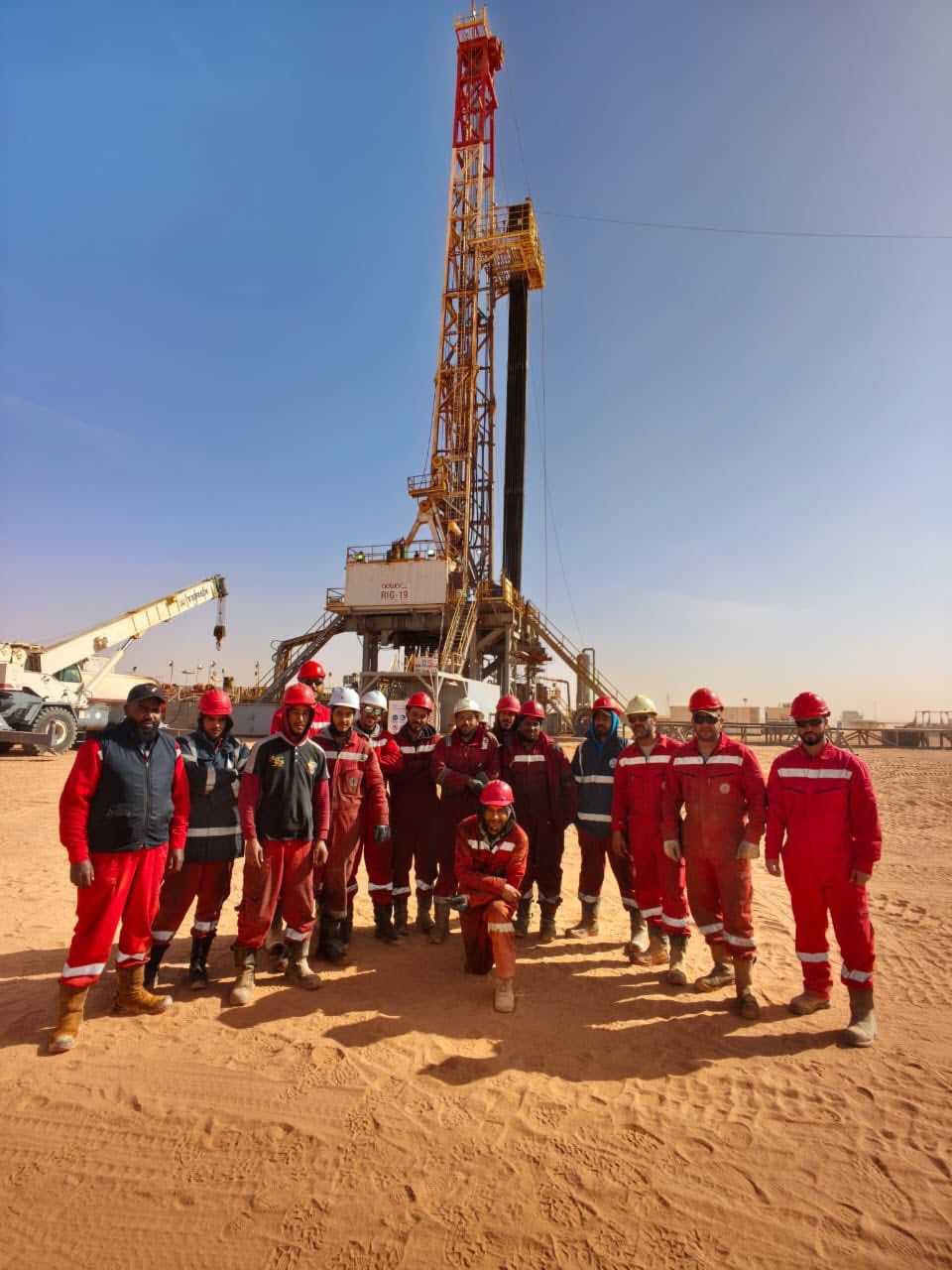 من أعمال الحفر في بئر نفطية تابعة لشركة أكاكوس - الصورة من حساب الشركة على فيسبوك