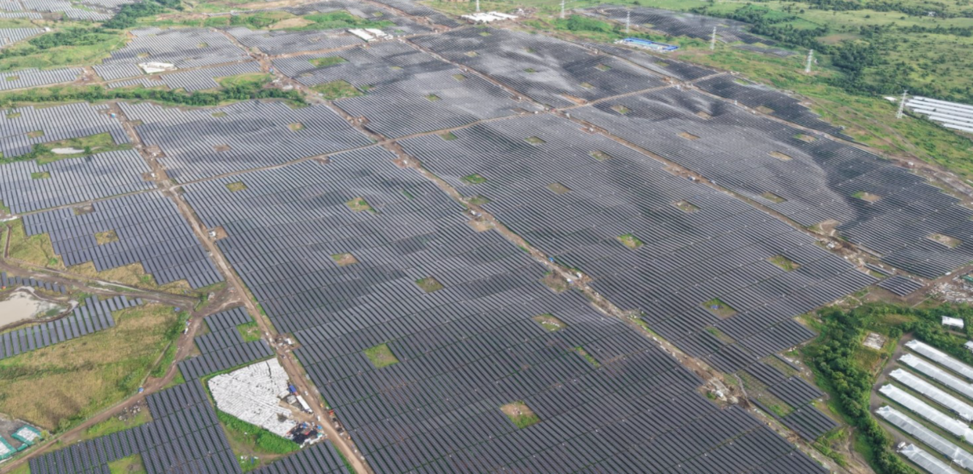 أكبر مشروع طاقة شمسية مع تخزين الكهرباء في العالم