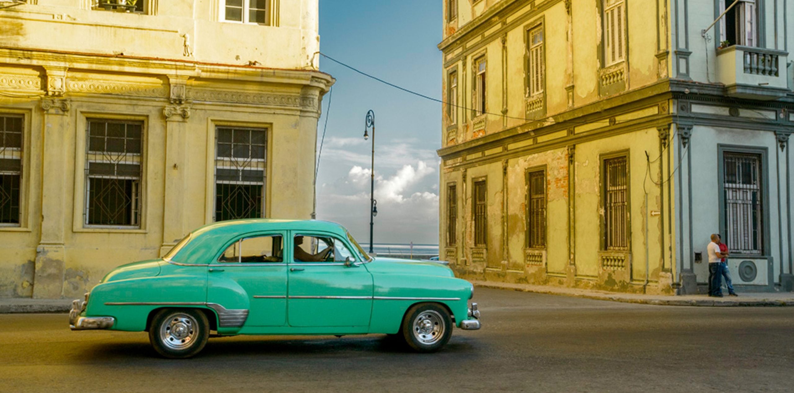 سيارات كوبا الشيفرولية لا تجد وقود بسبب ترمب