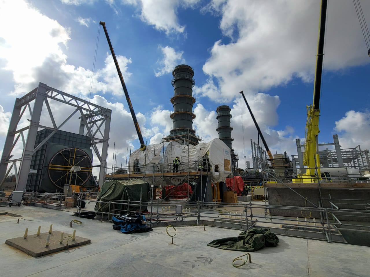 جانب من الأعمال الإنشائية في مشروع المحطة