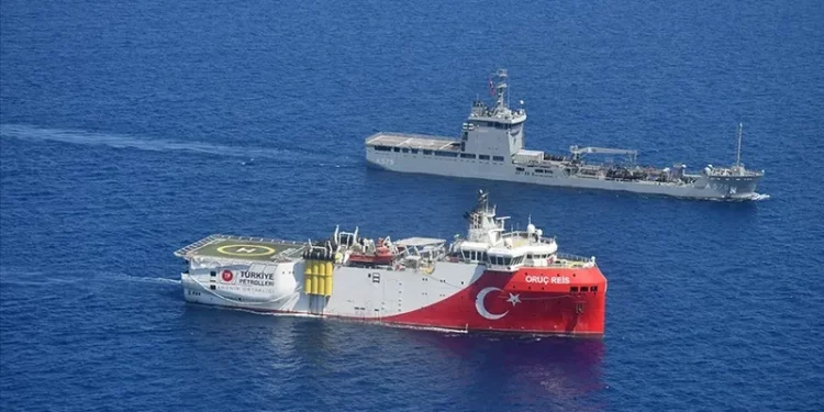 سفينة التنقيب التركية "أوروتش رئيس"