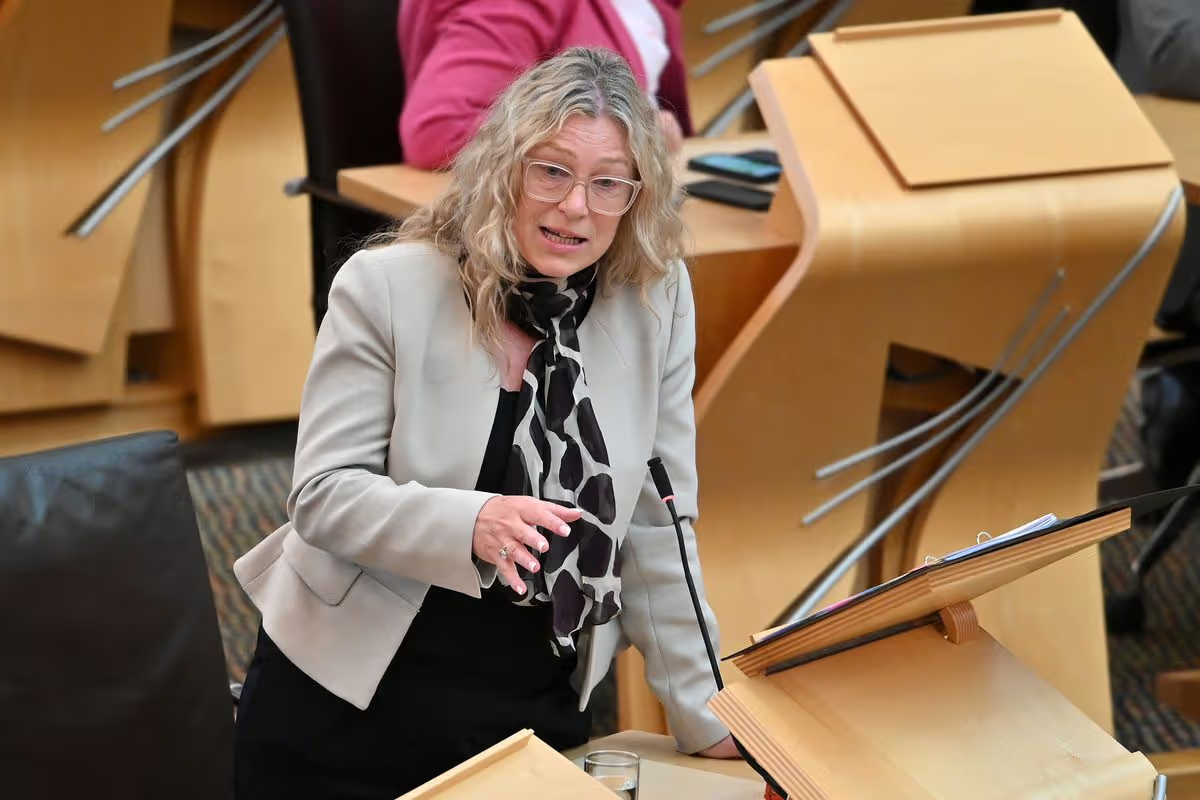 وزيرة العمل المناخي والطاقة الإسكتلندية جيليان مارتن