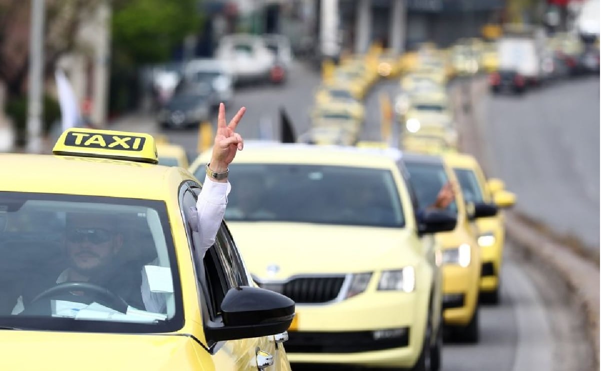 السيارات الكهربائية والإضراب