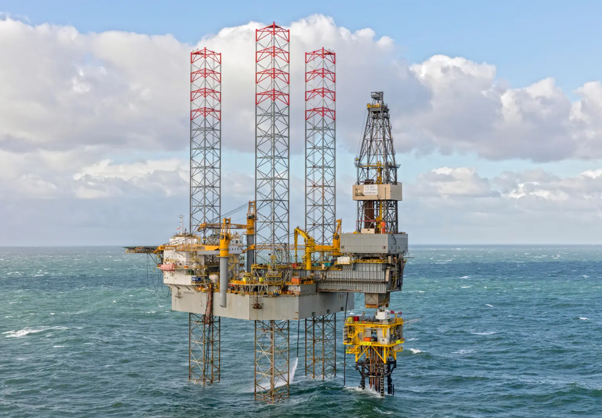 منصة حفر تابعة لشركة بور دريلينغ