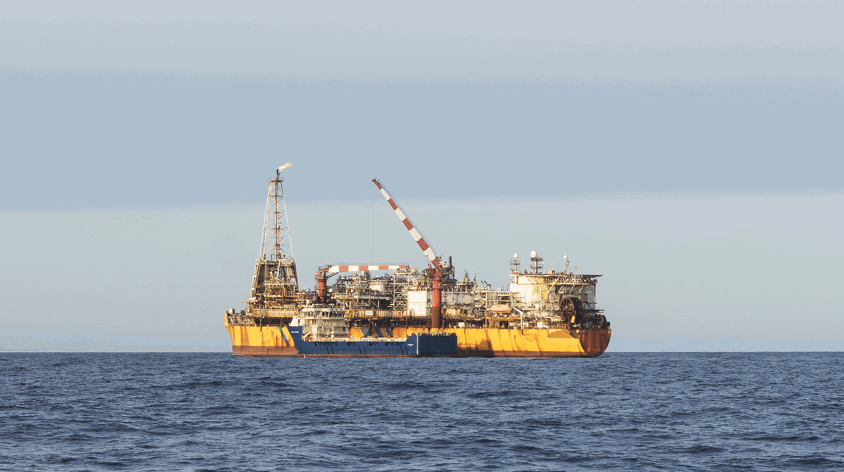 أحد مواقع الغاز في إندونيسيا