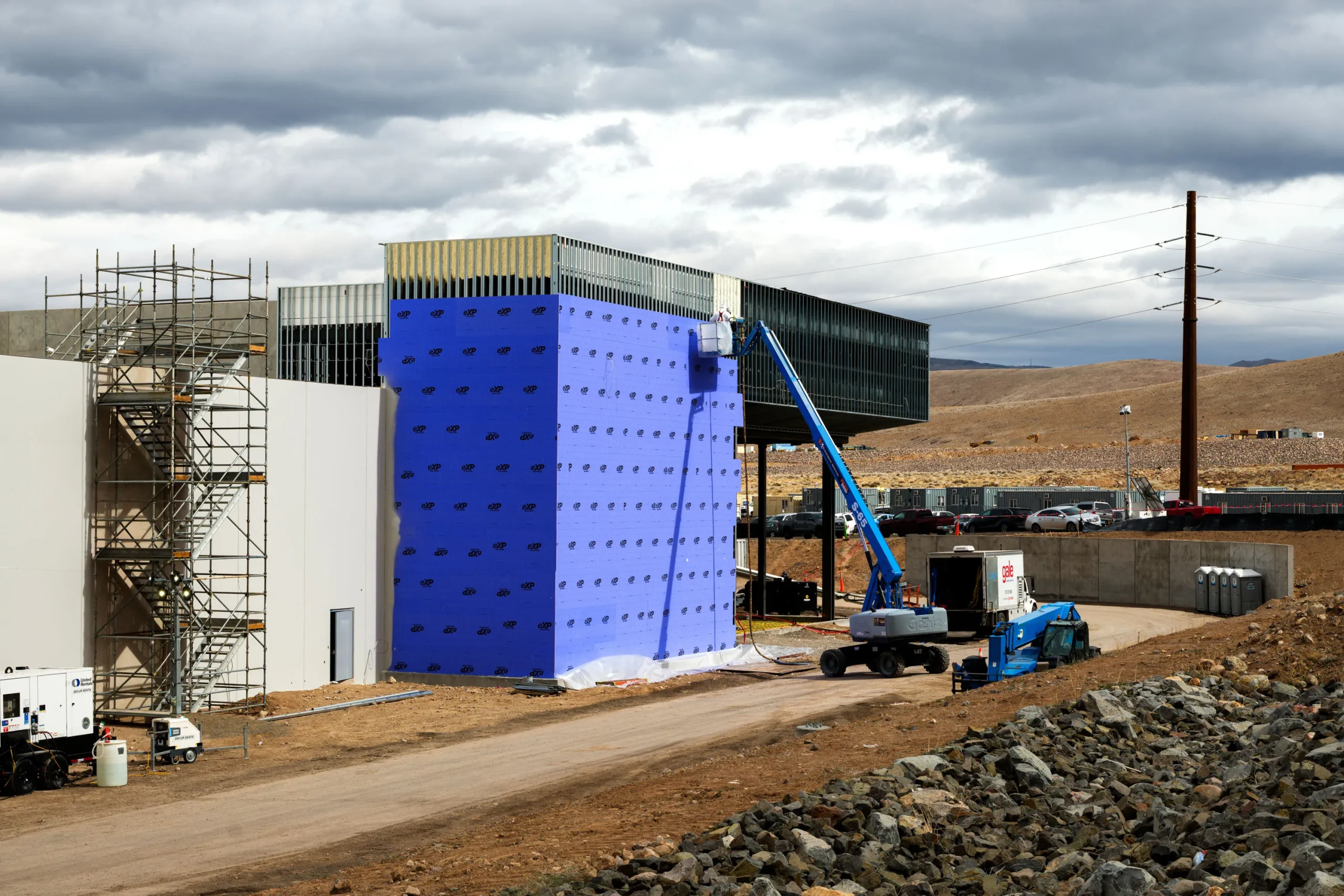 أعمال إنشاءات في إحدى مراكز البيانات بالولايات المتحدة