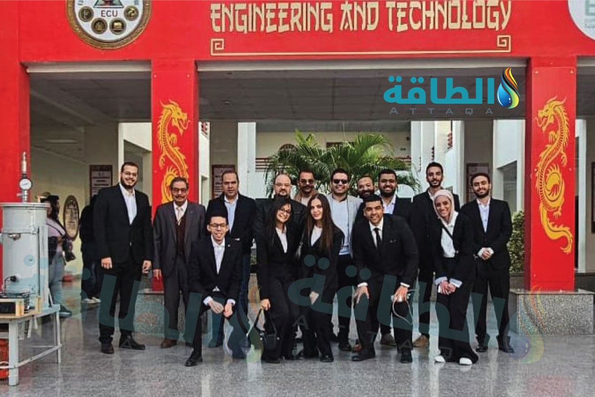 فريق طلابي مصري من الجامعة المصرية الصينية يجري مشروع تخرج يعتمد على الطاقة المتجددة لتحويل المخلفات الزراعية إلى كهرباء