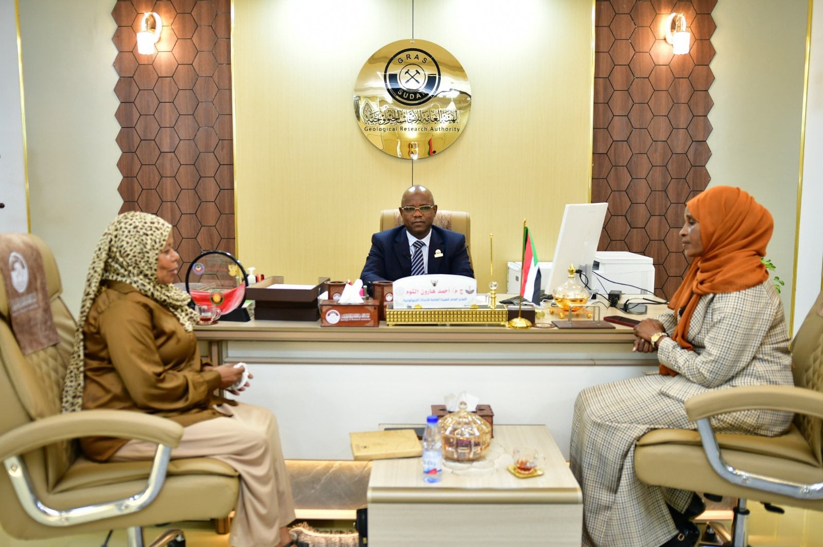 المدير العام للهيئة العامة للأبحاث الجيولوجية ، أحمد هارون التوم