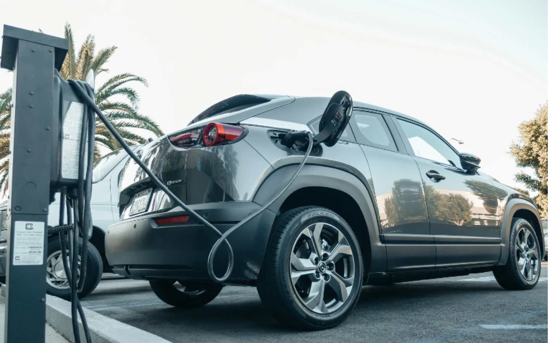 بطاريات السيارات الكهربائية