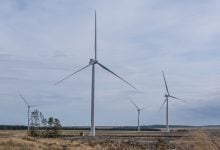 Photo of تحديث مزرعة رياح بتوربينات طولها 200 متر يواجه اعتراضات
